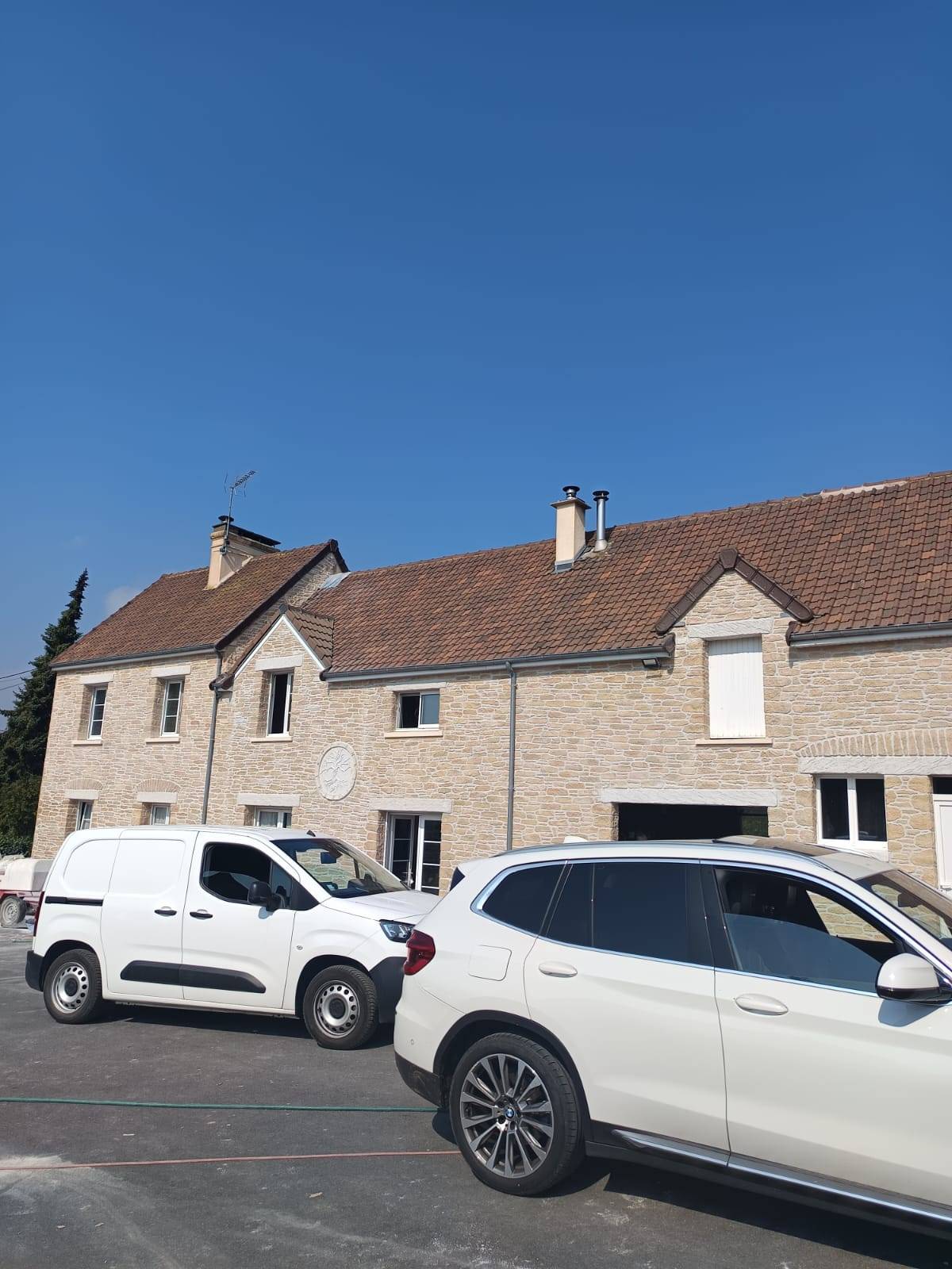 Entreprise pour un ravalement de façade à l’enduit avec imitation pierre autour de Lisieux 14