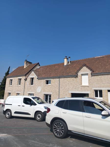 Entreprise pour un ravalement de façade à l’enduit avec imitation pierre autour de Lisieux 14