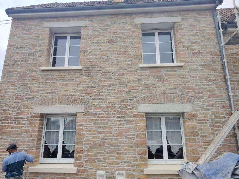 Refaire votre façade en pierres naturelles de plusieurs couleurs