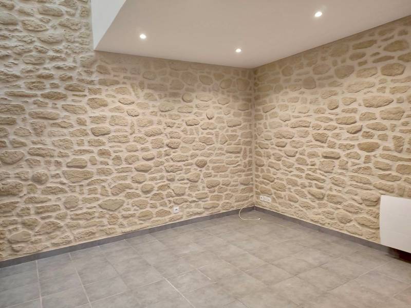 Pierre standard intérieur